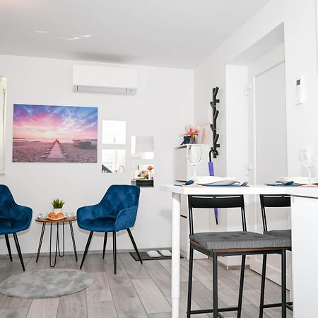 Blue Apartment With Free Parking Ljubljana Extérieur photo